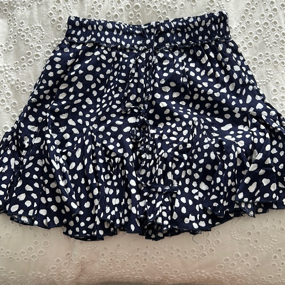 Selfie Leslie skirt